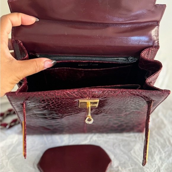 Vintage Susan of London Red Leather Women's Shoulder Bag - Picture 8 of 15